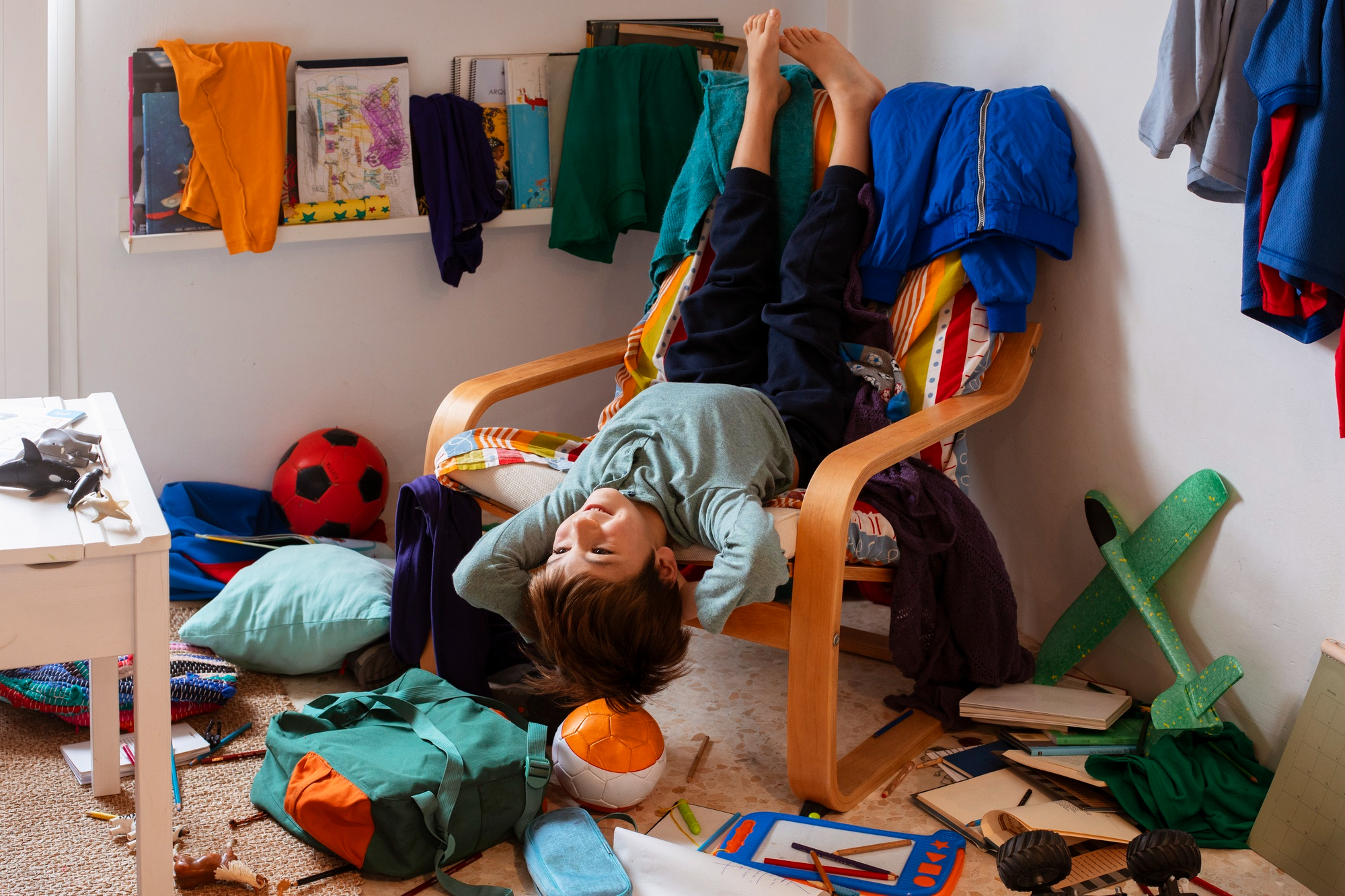 Why Tiny Apartments Feel Messy in Half the Time